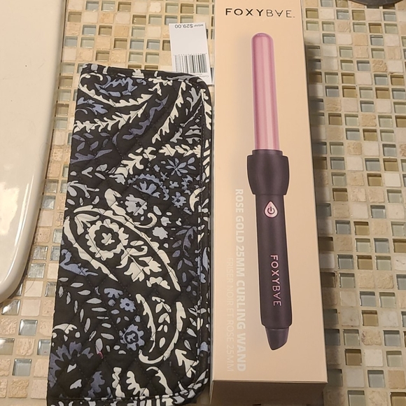 Vera Bradley Other - Foxybae rose gold 25mm curling wand plus case